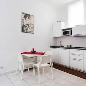 Isola And Zara Comfortable Appartamento Milano